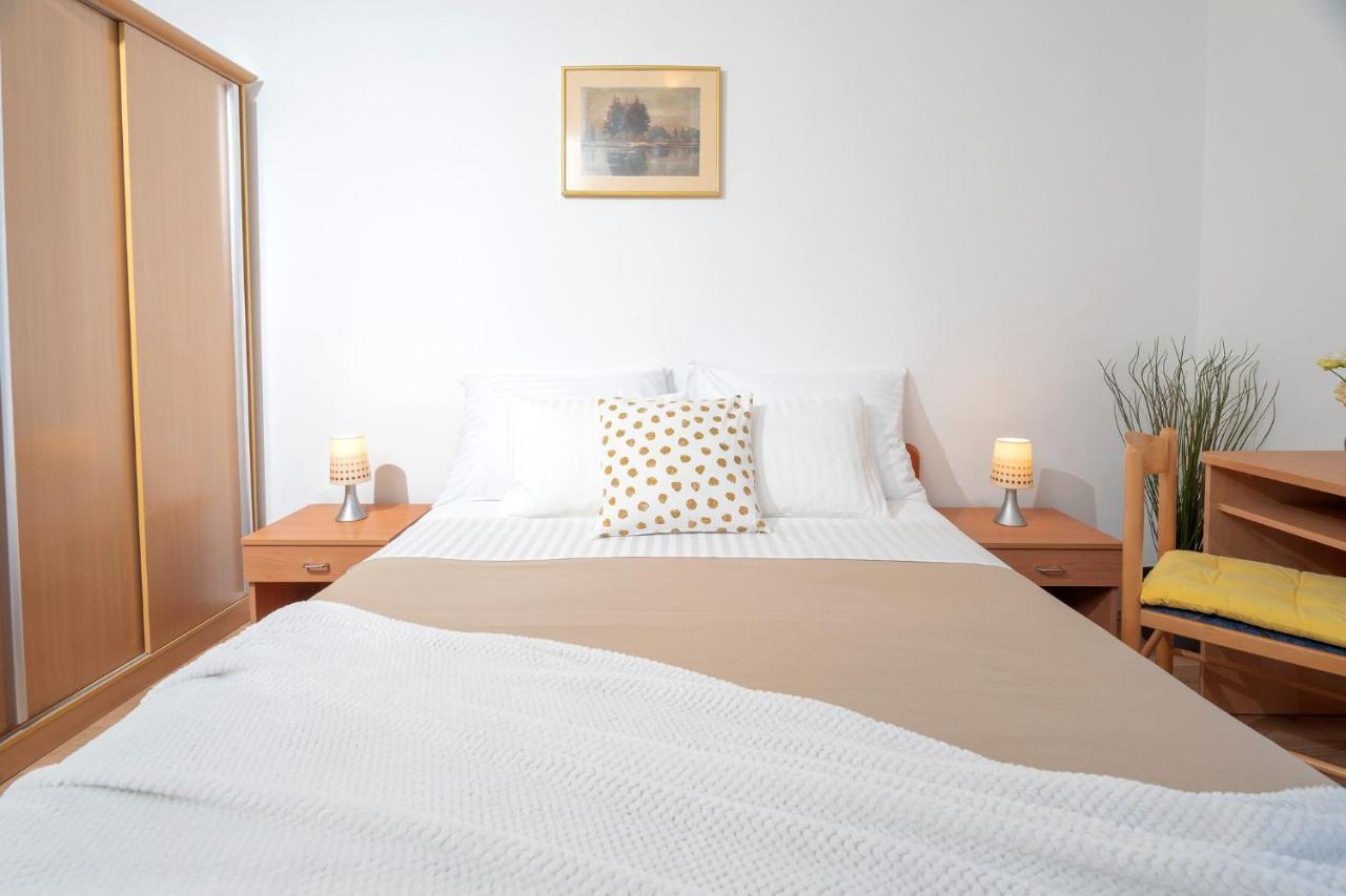 Novak Guesthouse - Zf Hvar Hvar Town Esterno foto