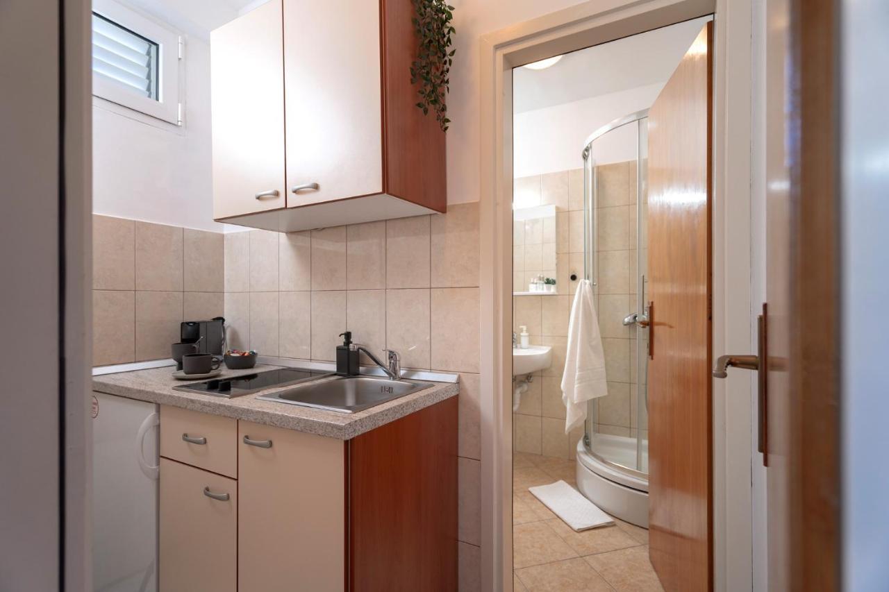 Novak Guesthouse - Zf Hvar Hvar Town Esterno foto