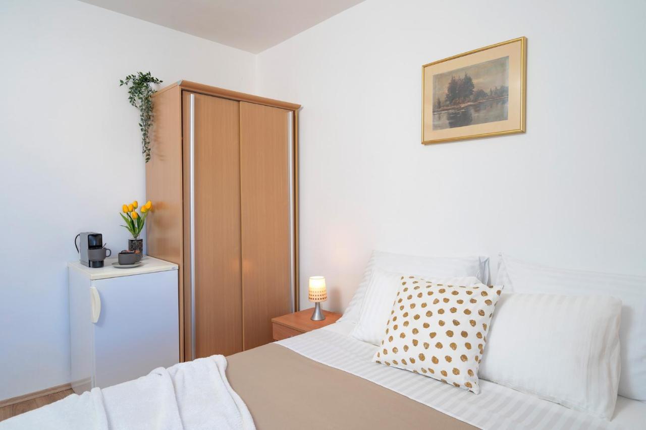 Novak Guesthouse - Zf Hvar Hvar Town Esterno foto