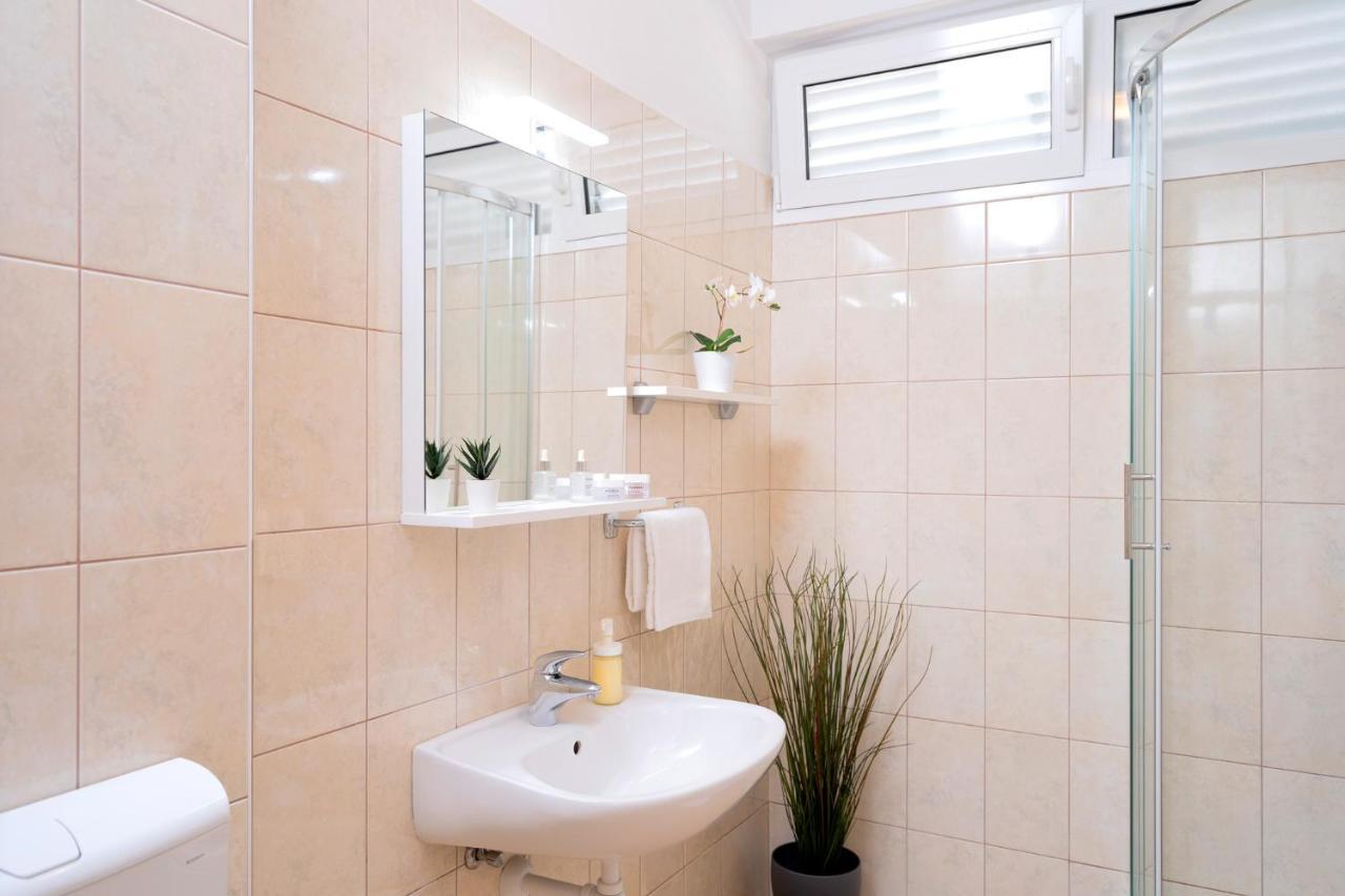 Novak Guesthouse - Zf Hvar Hvar Town Esterno foto